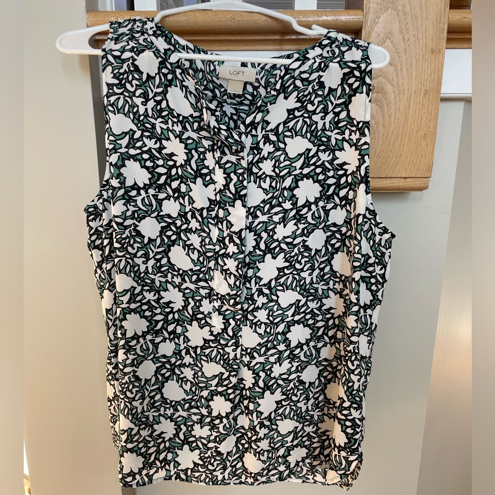 LOFT Floral Sleeveless Blouse Size L